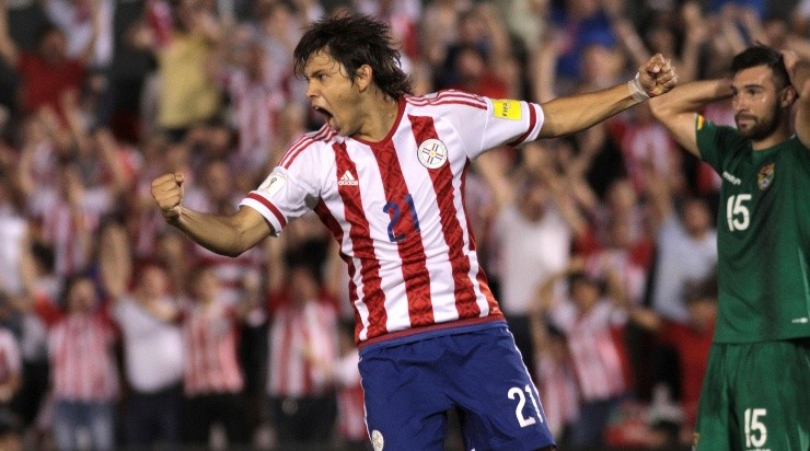 Óscar Romero comemora gol pela seleção do Paraguai (Foto: Getty Images)