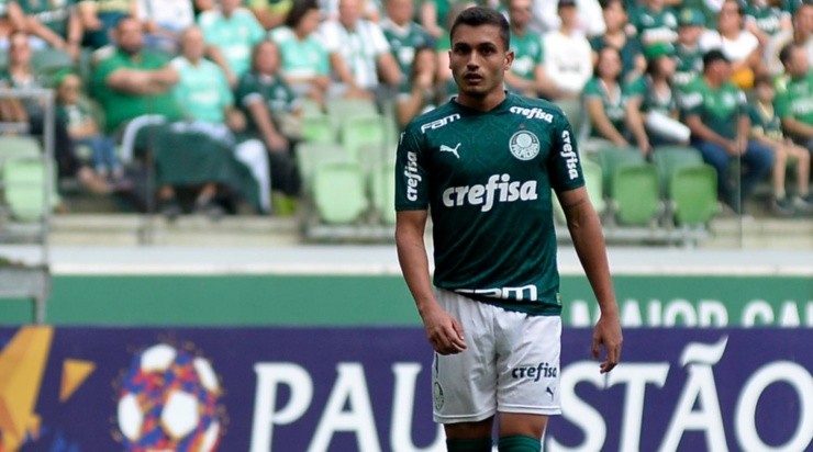 Luan Silva, em campo pelo Palmeiras (Foto: Bruno Ulivieri/AGIF)
