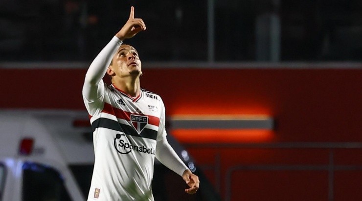 Pablo Maia comemora gol com a camisa do São Paulo (Foto: Marcello Zambrana/AGIF)