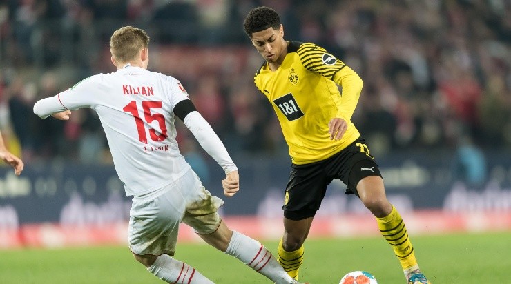 Bellingham, em campo pelo Borussia Dortmund (Foto: Getty Images)