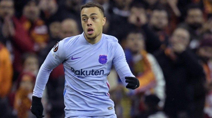 Sergiño Dest, lateral-direito do Barcelona (Foto: Getty Images)