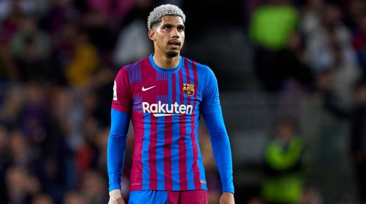 Ronald Araújo, zagueiro do Barcelona (Foto: Getty Images)