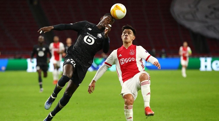Lisandro Martínez, em campo pelo Ajax (Foto: Getty Images)