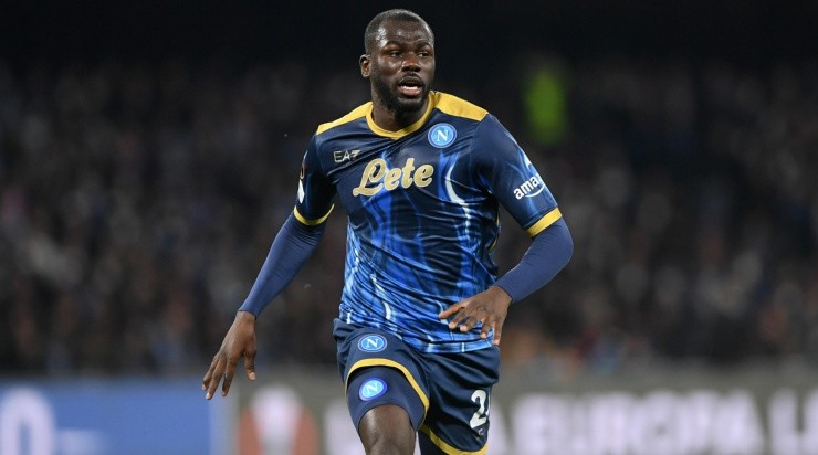 Koulibaly é alvo do Barcelona no mercado de transferências (Foto: Getty Images)