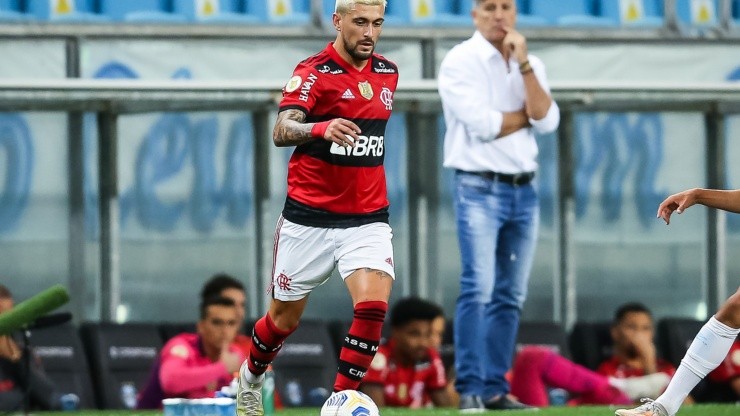 Arrascaeta tem contrato com o Flamengo até o final de 2023