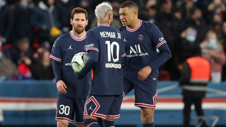 Trio Neymar, Messi e Mbappé não consegue fazer sucesso no PSG