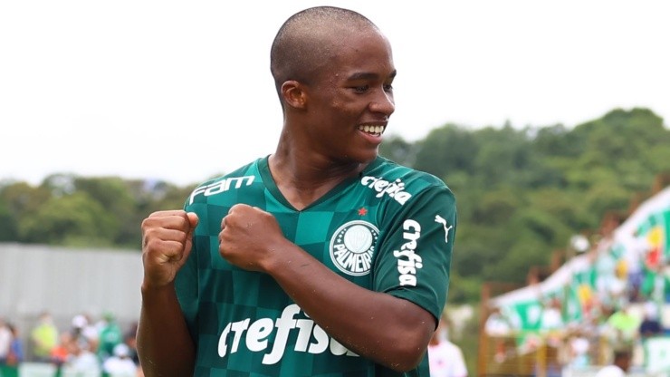 Endrick, atacante do Palmeiras (Foto: Marcello Zambrana/AGIF)
