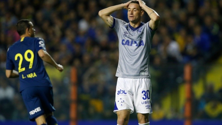 Um dos símbolos do rebaixamento do Cruzeiro, Thiago Neves cobra R$10 milhões do clube
