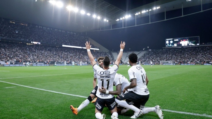 Corinthians v Coritiba - Brasileirao 2022