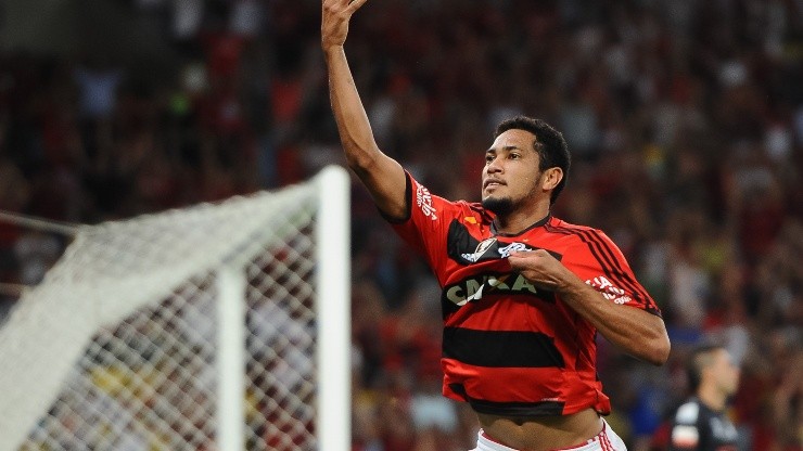 Flamengo v Emelec - Copa Bridgestone Libertadores 2014