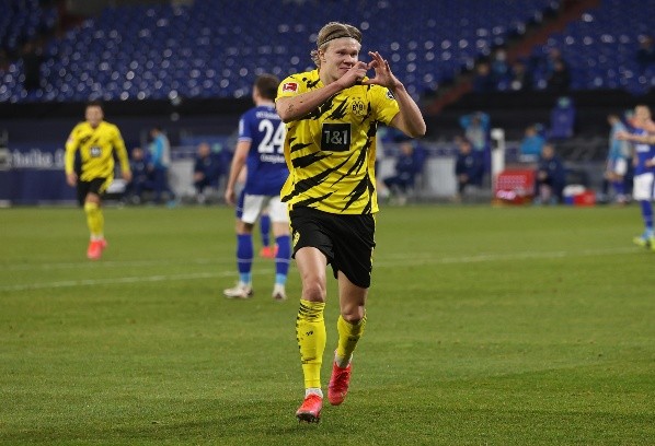 FC Schalke 04 v Borussia Dortmund - Bundesliga