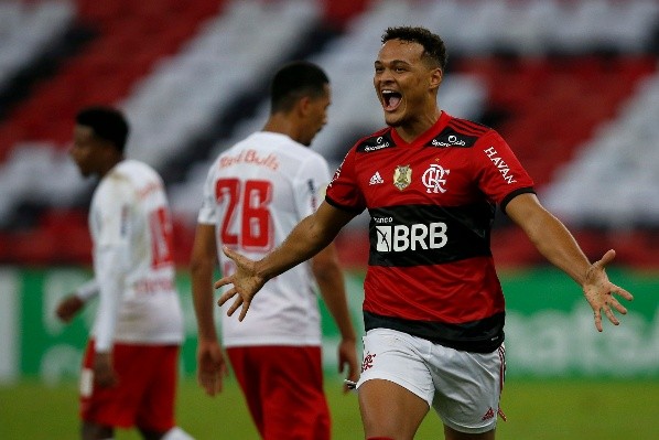 Gigante italiano entra na briga pela contratação de Rodrigo Muniz, do Flamengo