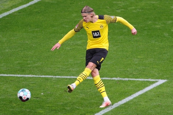 Borussia Dortmund v Bayer 04 Leverkusen - Bundesliga