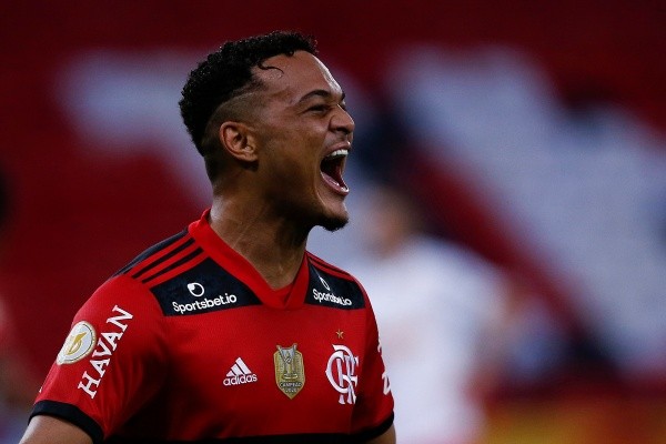 Flamengo v Red Bull Bragantino - Brasileirao 2021