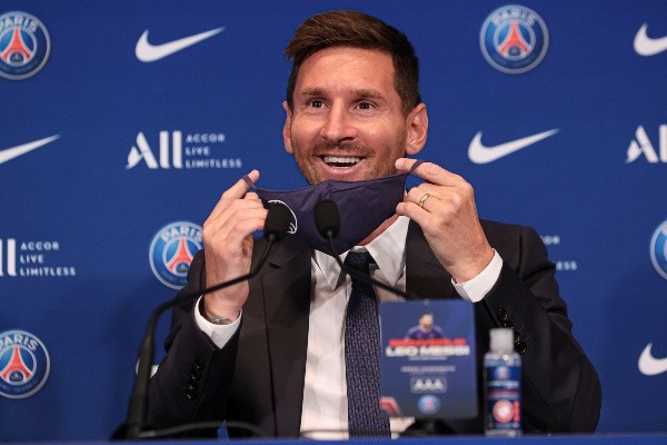 Lionel Messi - Presentation at Paris Saint-Germain