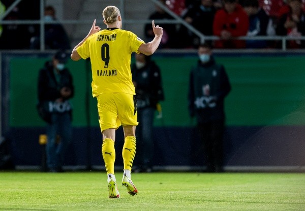 SV Wehen Wiesbaden v Borussia Dortmund - Copa DFB: Primeira Rodada