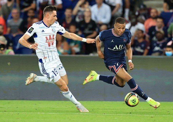 Paris Saint Germain v RC Strasbourg - Ligue 1 Uber Eats