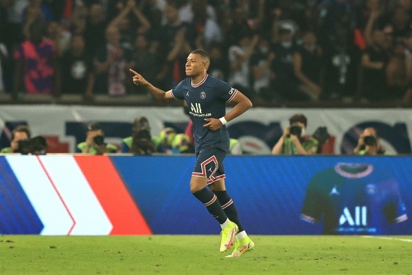 Paris Saint Germain v RC Strasbourg - Ligue 1 Uber Eats