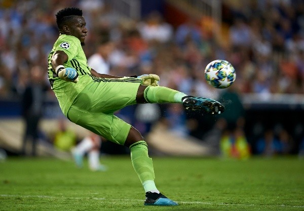Valencia CF v AFC Ajax: Group H - UEFA Champions League