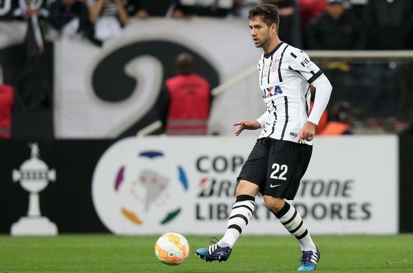 Corinthians v Guarani - Copa Bridgestone Libertadores 2015 Round of 16