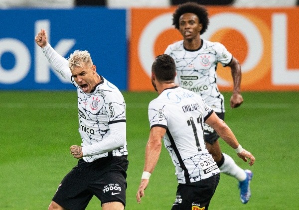 Corinthians v Palmeiras