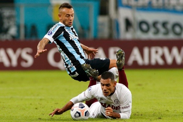 Gremio v Lanus - Copa CONMEBOL Sudamericana 2021