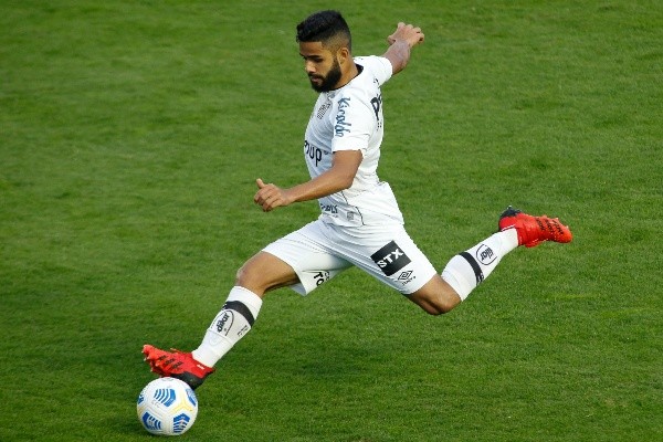 Santos v Corinthians - Brasileirao 2021