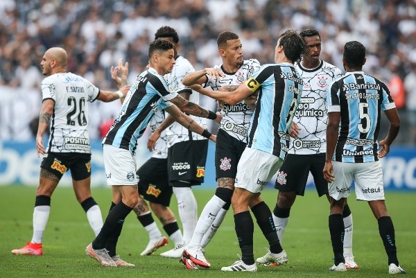Corinthians v Gremio - Brasileirao 2021