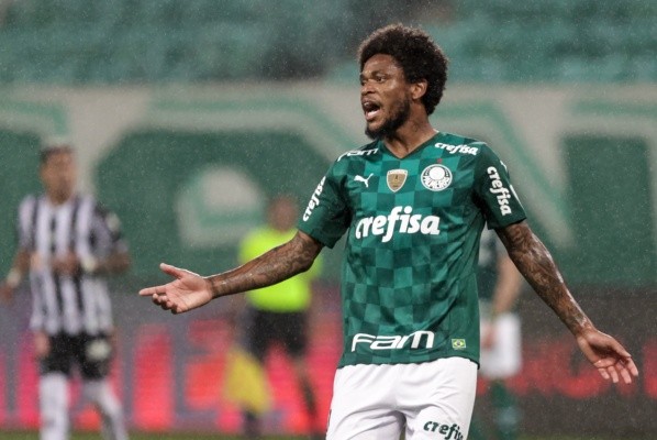 Luiz Adriano está fora dos planos do Palmeiras