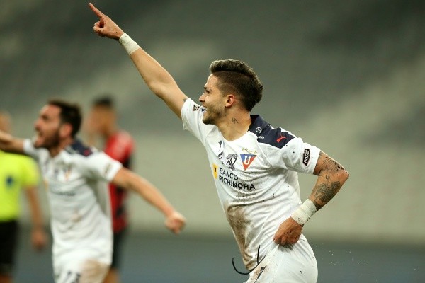Vasco ainda tenta a contratação do atacante Luis Amarilla 