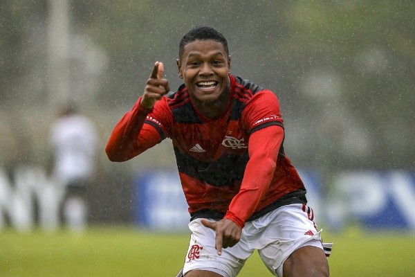 Matheus França, meia dos times sub-17 e sub-20 do Flamengo
