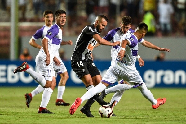 Atletico MG v Defensor - Copa CONMEBOL Libertadores 2019