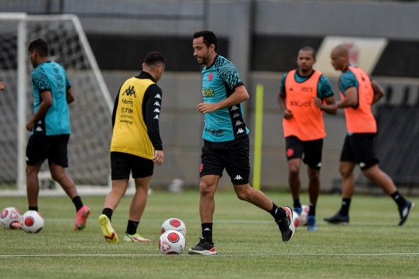 Nenê durante treino da pré-temporada