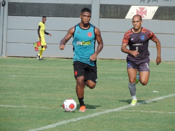 Vasco vai mal antes do primeiro desafio oficial do ano