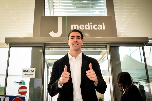 Juventus Unveil New Signing Dusan Vlahovic