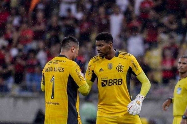 Diego Alves e Hugo Souza
