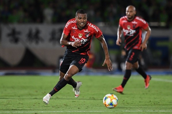 Shonan Bellmare v Athletico Paranaense