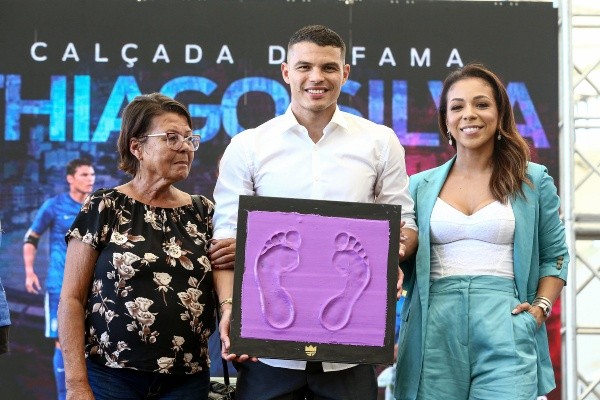 Thiago Silva entra para a calçada da fama do Maracanã