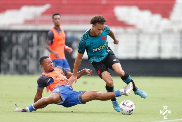 Figueiredo durante jogo-treino contra o Olaria