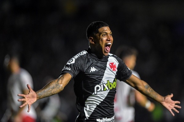 Raniel é o artilheiro do Vasco em 2022