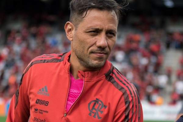 Diego Alves está fora de combate desde a partida contra o Botafogo, pelo Brasileirão