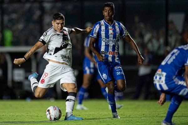 Palacios vem evoluindo na parte física e espera chance de iniciar como titular 