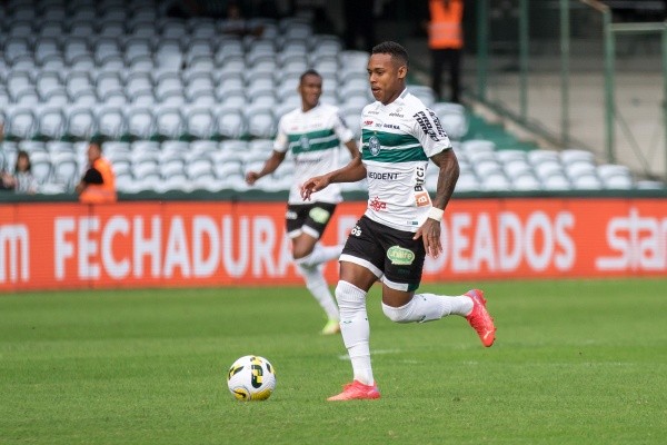 Igor Paixão estaria na lista de pedidos de JJ