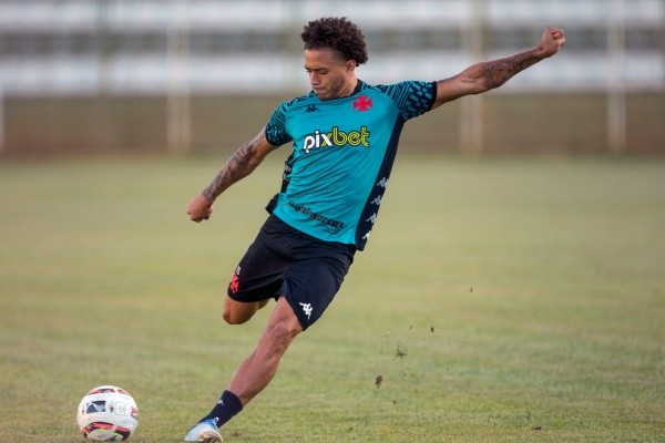 Figueiredo pode aparecer como 'falso 9' no duelo contra o Novorizontino