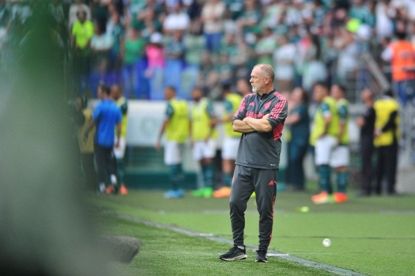 Mano Menezes vem fazendo bom trabalho no Internacional
