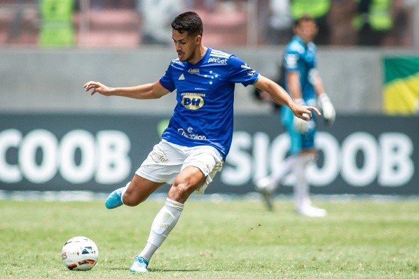 Cruzeiro acerta a compra do zagueiro Lucas Oliveira