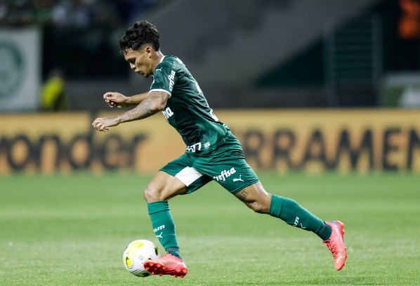 Gabriel Veron deixou o Palmeiras rumo ao Porto em 2022
