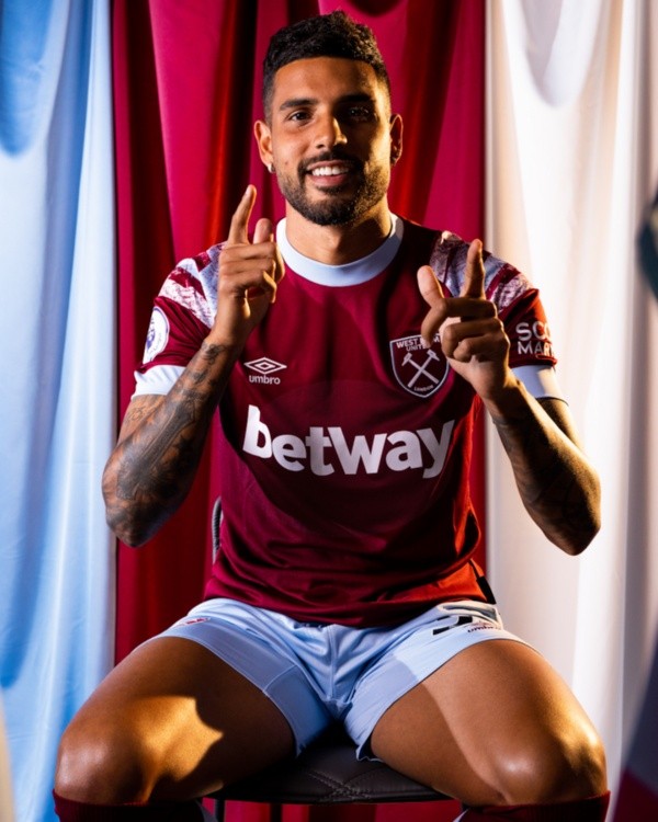 Venda de Emerson Palmieri vai render grana ao Santos