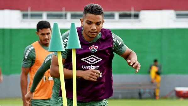 David Braz pode ser o substituto de Nino contra o Athletico-PR