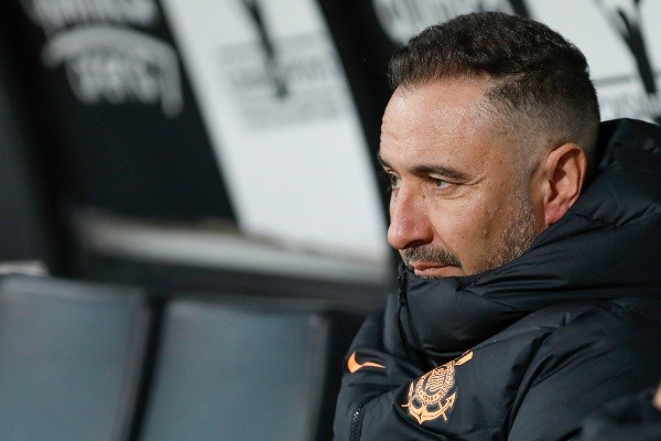 Jeito de Vítor Pereira gerou incômodo em atletas do Corinthians